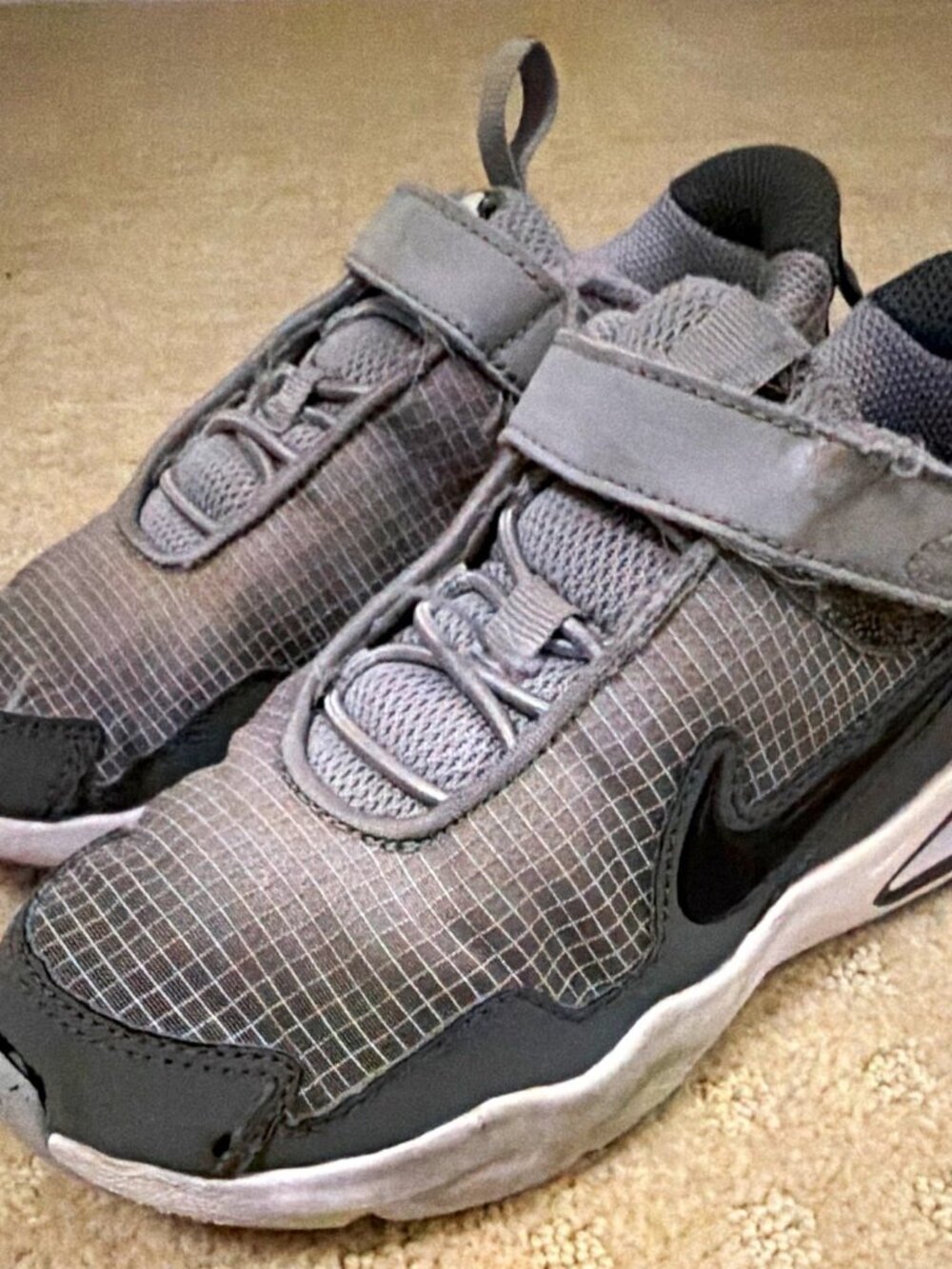 Nike Air Max Kids Gray Black White Hook Loop Sneakers US 13.5